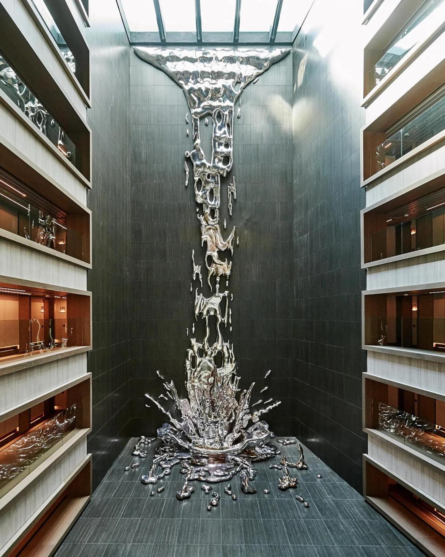 Vp Plaza Espana Design Madrid Exterior photo Fountain at the entrance of the hotel