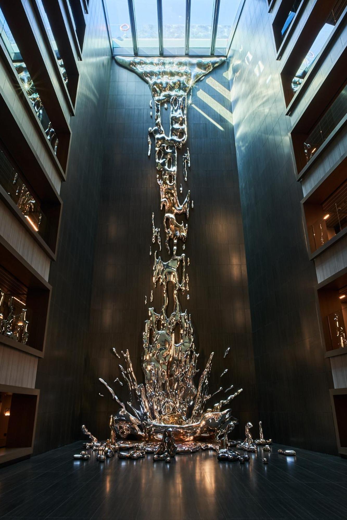 Vp Plaza Espana Design Madrid Exterior photo The fountain at the entrance of the hotel